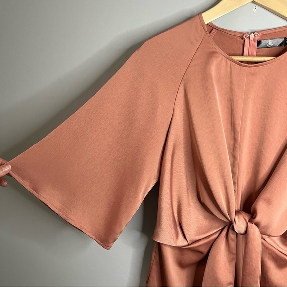 Missguided Front Tie Kimono Sleeve Faux Silk Blush Pink Playsuit Romper Size 4 - Picture 10 of 16